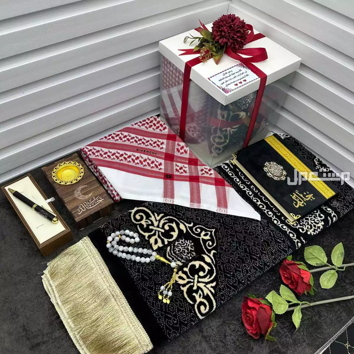 *💫🎁هدية رجالية تفوق الخيال من فخامتها وجودتها مكونه من*  سجادة رجالية مبطن صناعة تركية خامة أصلية  بضمان  ‏*💫شماغ جيفينشي كلاسيك عالي الجودة بضمان مقاسات55/58/60*  *💫مصحف رجالي مع نحت