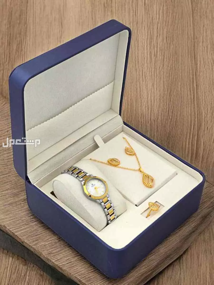 طقم نسائي روز لاين 💍💎✨ * ساعه روز لاين سل استيل ⌚️💖✨ * سلسال زركون راقي 💎✨💖 * حلق زركون راقي 💎✨💖 * خاتم زركون راقي 💍💎✨ * علبه طقم راقيه 🎁💖✨ * سواره زركون وخاتم 💎💍ضمان سنه