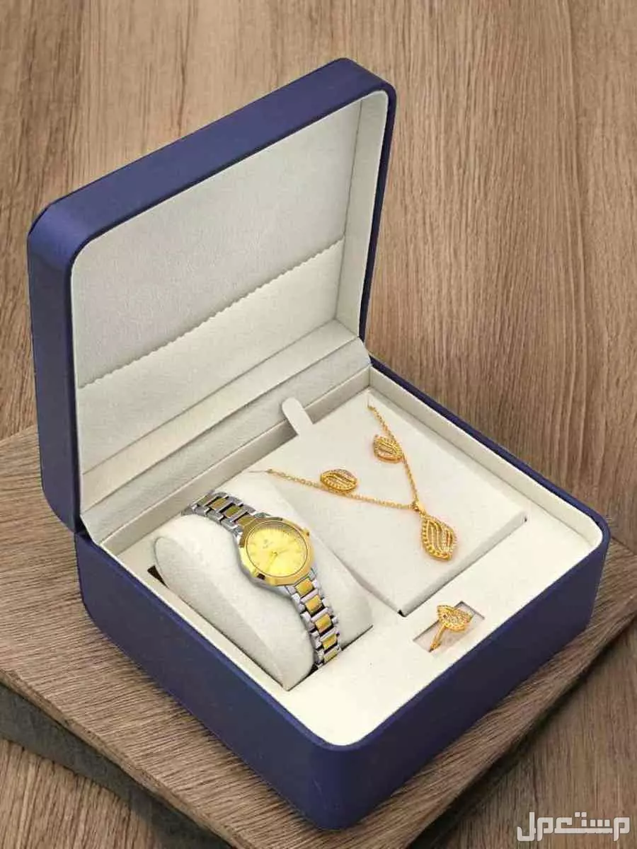 طقم نسائي روز لاين 💍💎✨ * ساعه روز لاين سل استيل ⌚️💖✨ * سلسال زركون راقي 💎✨💖 * حلق زركون راقي 💎✨💖 * خاتم زركون راقي 💍💎✨ * علبه طقم راقيه 🎁💖✨ * سواره زركون وخاتم 💎💍ضمان سنه