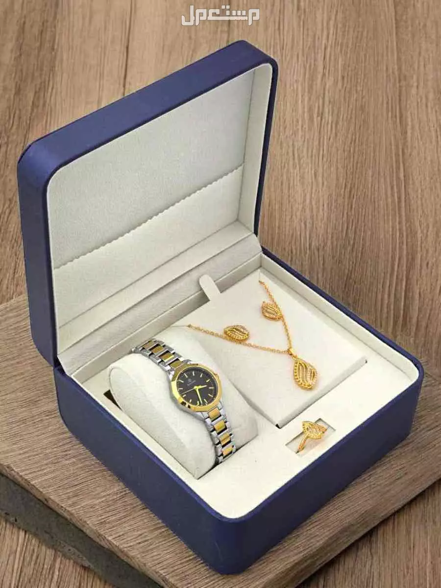 طقم نسائي روز لاين 💍💎✨ * ساعه روز لاين سل استيل ⌚️💖✨ * سلسال زركون راقي 💎✨💖 * حلق زركون راقي 💎✨💖 * خاتم زركون راقي 💍💎✨ * علبه طقم راقيه 🎁💖✨ * سواره زركون وخاتم 💎💍ضمان سنه