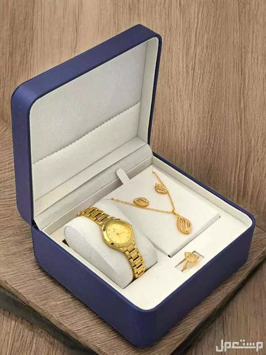 طقم نسائي روز لاين 💍💎✨ * ساعه روز لاين سل استيل ⌚️💖✨ * سلسال زركون راقي 💎✨💖 * حلق زركون راقي 💎✨💖 * خاتم زركون راقي 💍💎✨ * علبه طقم راقيه 🎁💖✨ * سواره زركون وخاتم 💎💍ضمان سنه
