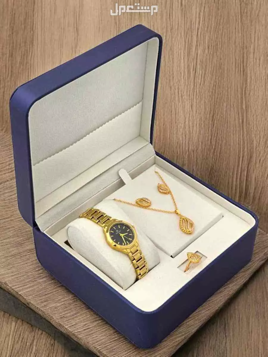 طقم نسائي روز لاين 💍💎✨ * ساعه روز لاين سل استيل ⌚️💖✨ * سلسال زركون راقي 💎✨💖 * حلق زركون راقي 💎✨💖 * خاتم زركون راقي 💍💎✨ * علبه طقم راقيه 🎁💖✨ * سواره زركون وخاتم 💎💍ضمان سنه