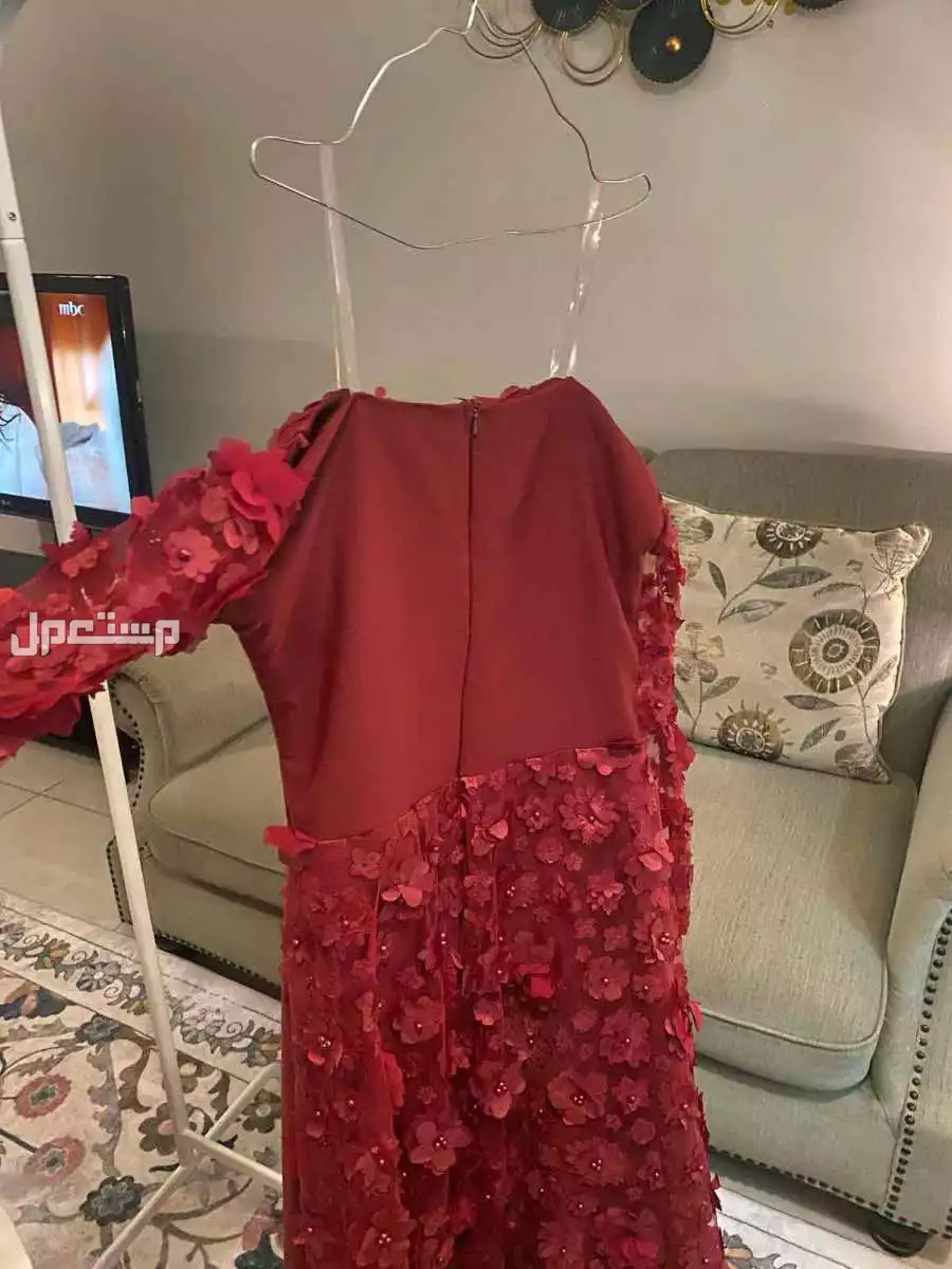 للبيع فستان احمر طويل للمناسبات