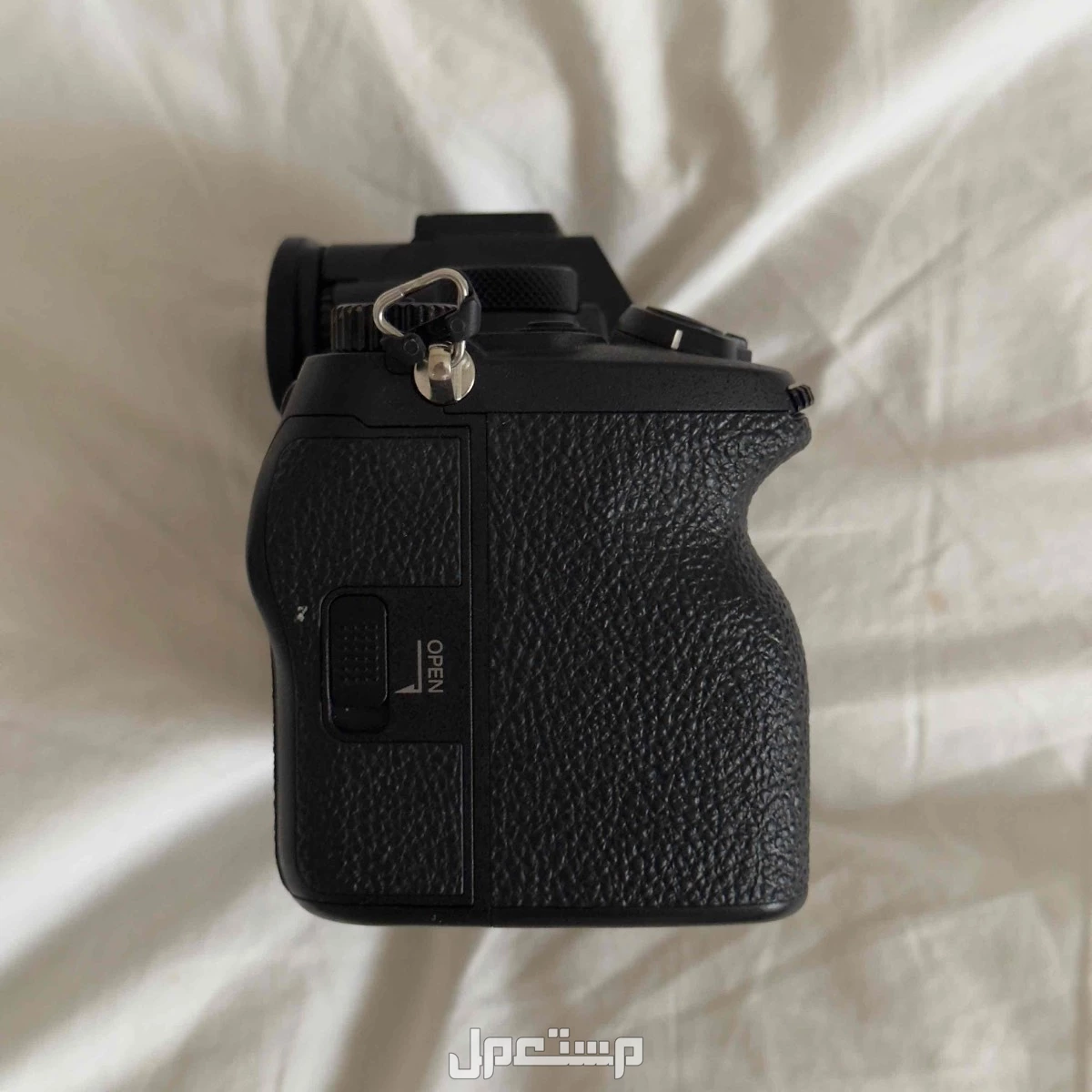 للبيع سوني كاميرا ألفا 7 (ILCE-7M4)
