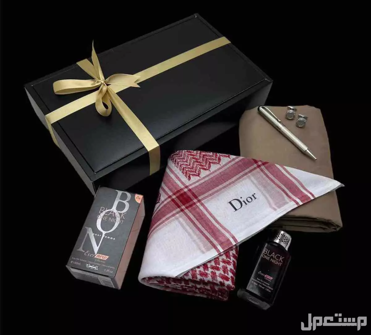 البكس الرجالي الفاخر ماركة جفنشي ديور اليك مكونات البكس* 1-شماغ ديور كلاسيك درجة اولى مقاسات55/58/60 2-قماش ديور درجة اولى مع ملحقات8ازرار و لوقو للجيب و الرقبه ديور 3-قلم كلاسيك درجة اولى