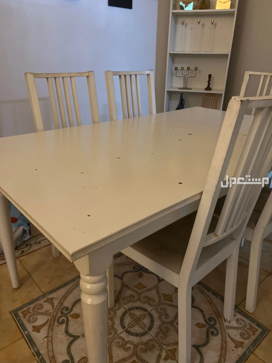 البيع طاولة طعام من ايكيا مع 6كراسي