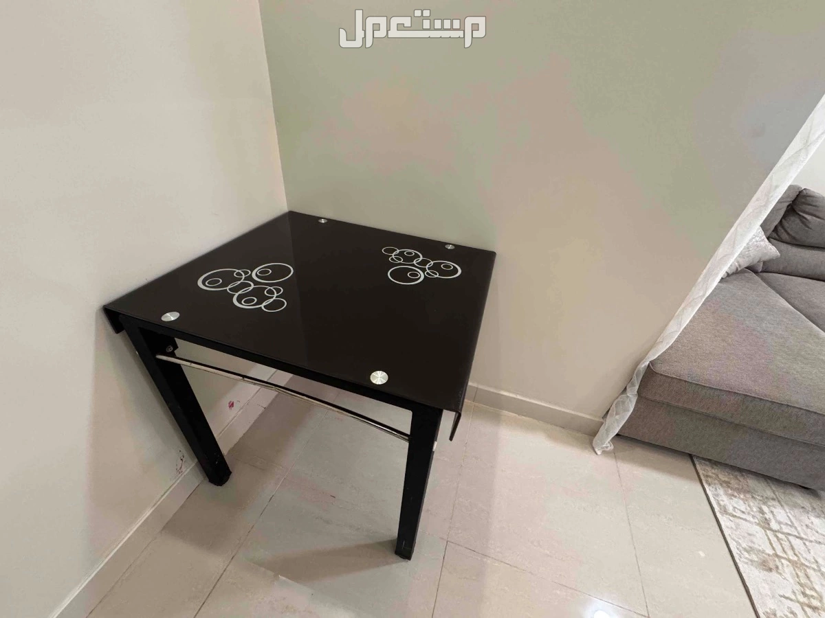 للبيع كنب  في الدمام بسعر 3 آلاف ريال سعودي