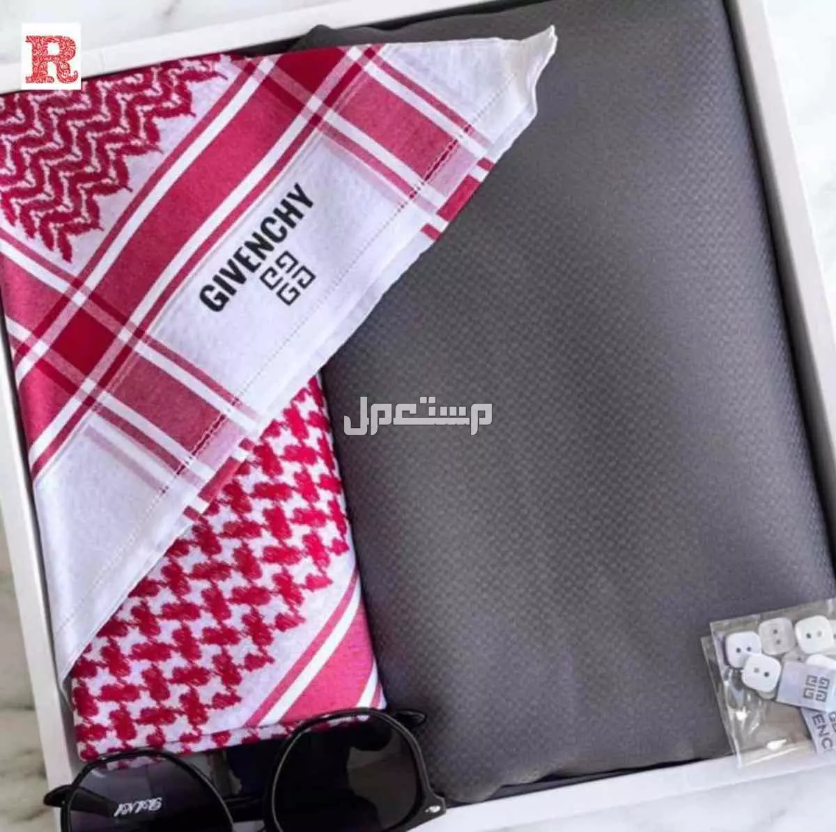 🌹طقم رجالي ًجيفنشي مونت بلانك يتكون من 🌹قماش صيفي الخليه خامه نظيييفه  🌹مقاس القطعه 3متروربع 🌹ثمانية ازارير بإسم الماركه 🌹لوجو الماركه رقبه وجيب🌹شماغ ماركة جفنشي الماركة