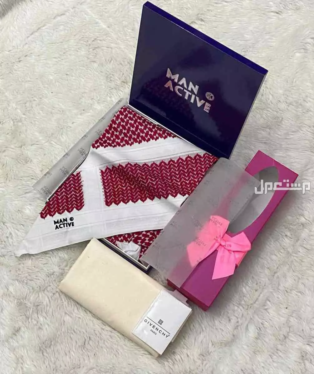 🌹طقم رجالي ًجيفنشي مونت بلانك يتكون من 🌹قماش صيفي الخليه خامه نظيييفه  🌹مقاس القطعه 3متروربع 🌹ثمانية ازارير بإسم الماركه 🌹لوجو الماركه رقبه وجيب🌹شماغ ماركة جفنشي الماركة