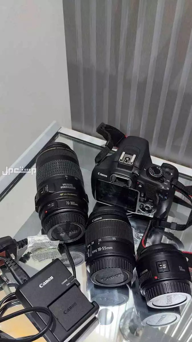 كاميرا كانون نظيفه استخدام بسيط خاليه من الخدوش والكسور