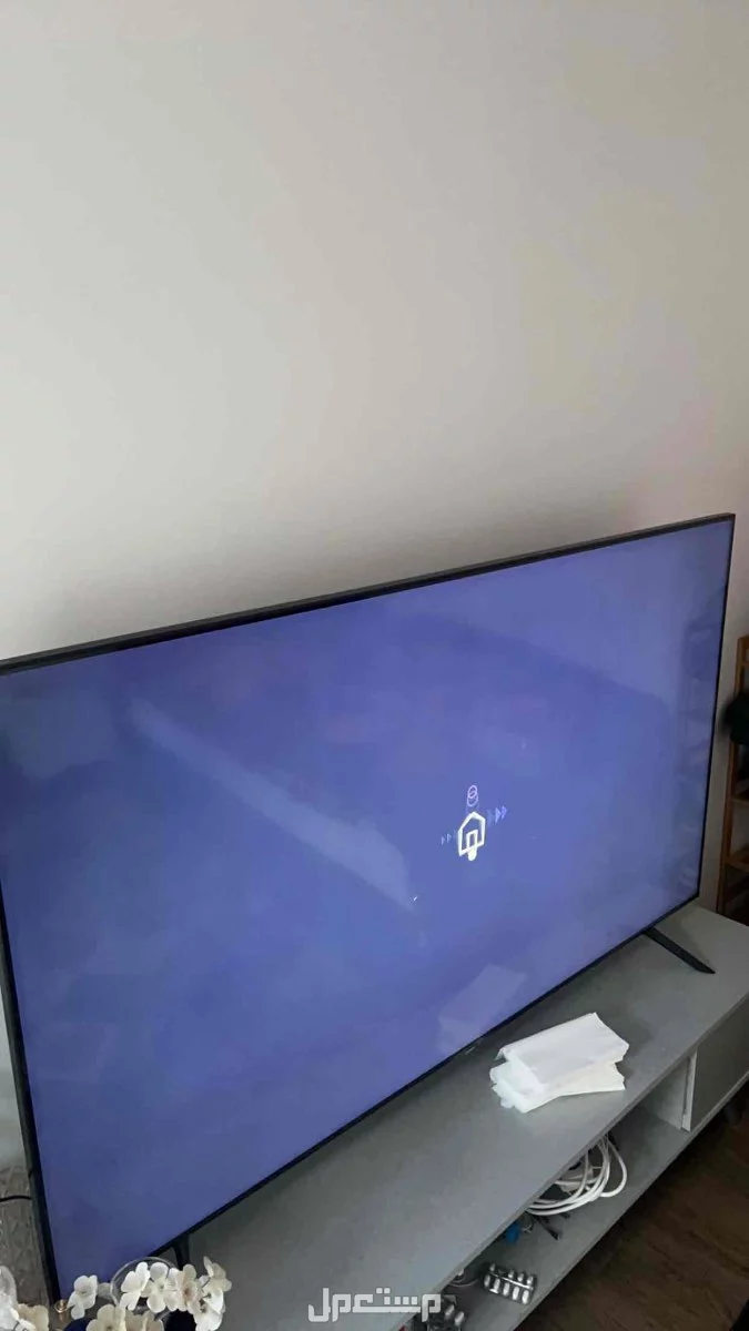 للبيع شاشة سامسونج 65 بوصه سمارت 4k