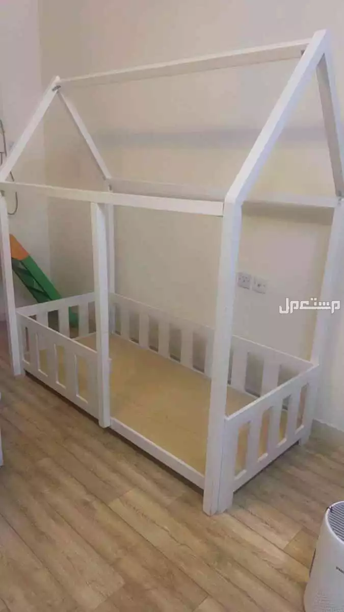 سريرين اطفال شبه جديده لاتشكو من كسر او اي حاجه بسعر ب 250