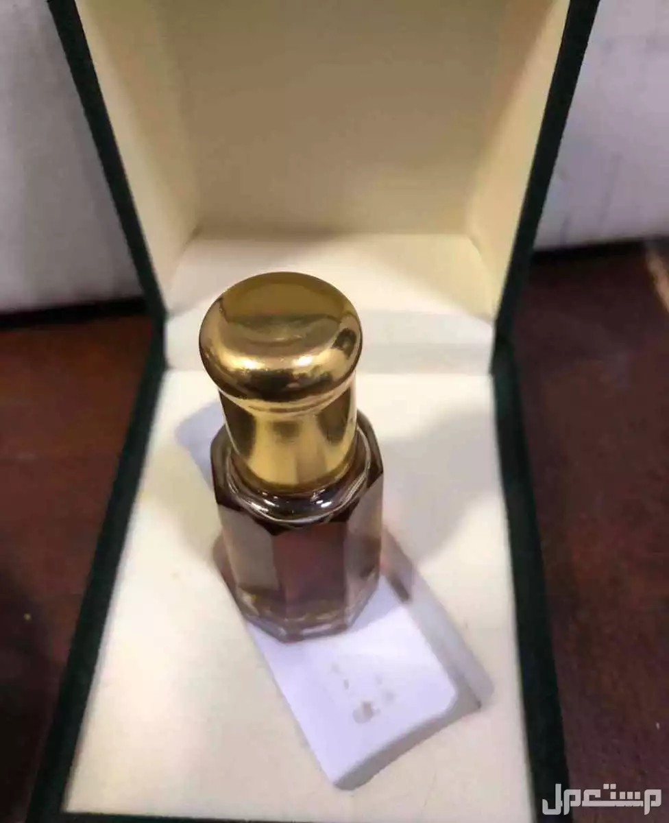 دهن عود وزيت اللبان العماني وكحل اثمد طبيعي