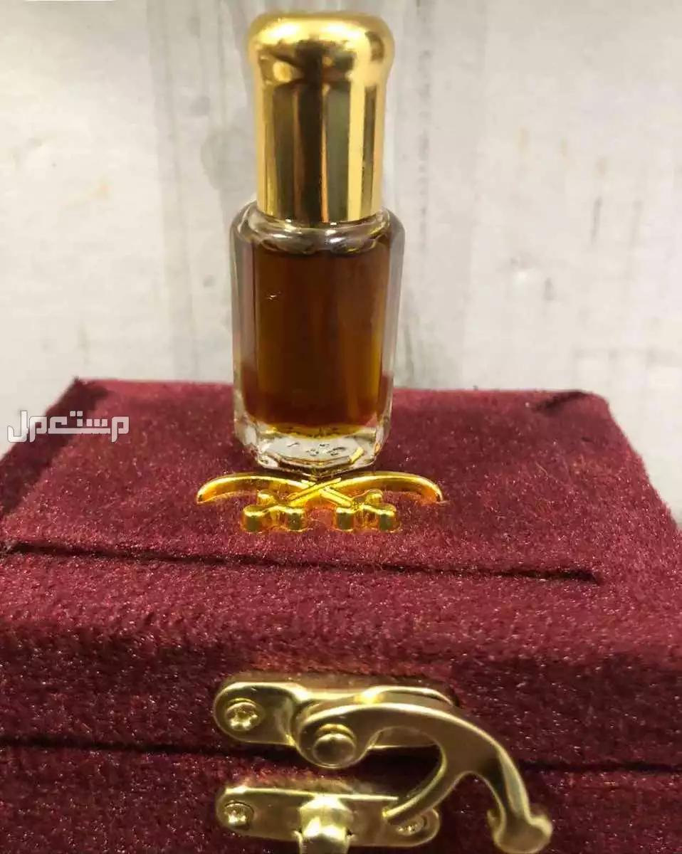 دهن عود وزيت اللبان العماني وكحل اثمد طبيعي