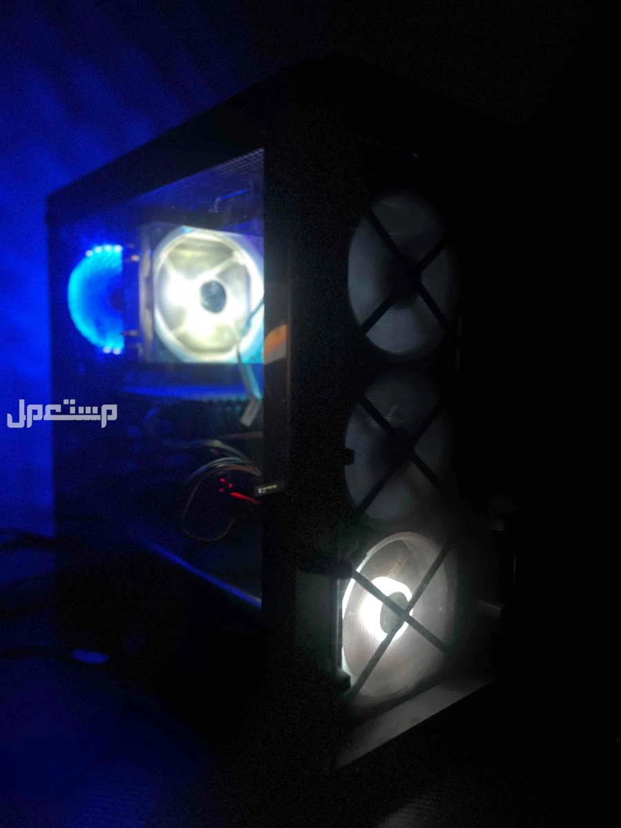 بيسي قيمنق مع شاشه ماركة لينوفو في الرياض