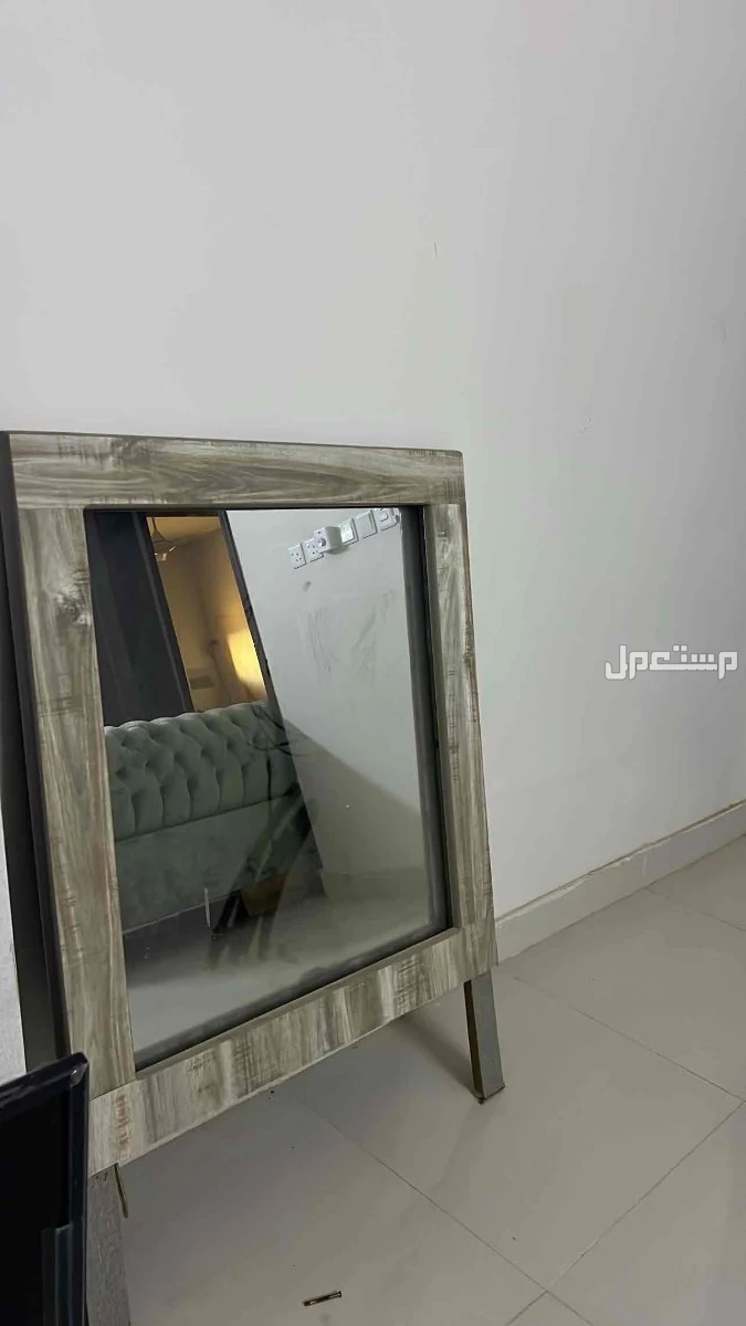 غرفة نوم كاملة وغسالة شبه جديدة استخدام خمس شهور