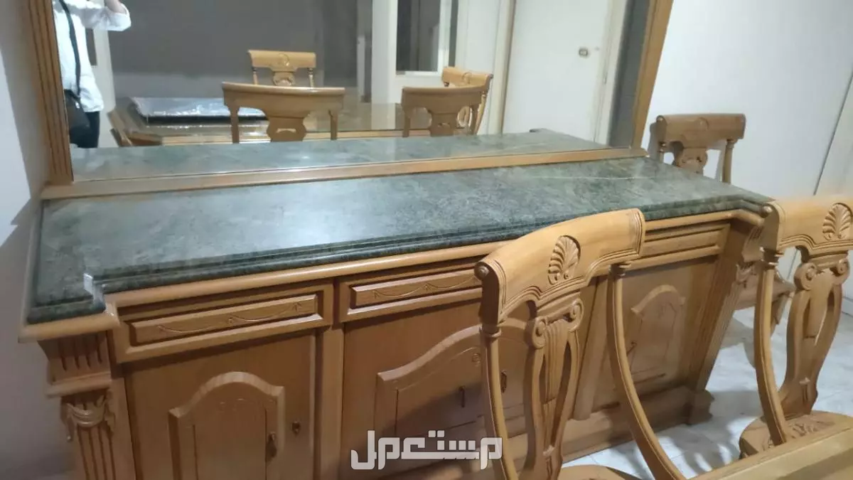 غرفة سفرة ارو ماسيف للبيع في فيصل شبه جديدة بسعر 40 الف جنية مصري اقل من سعرهااا ب 30 الف