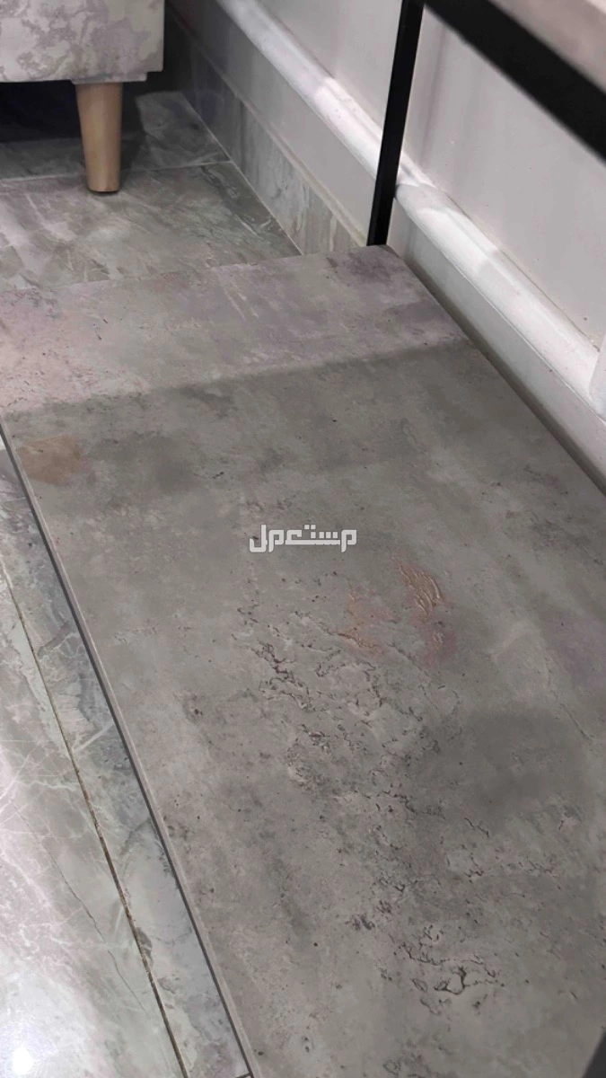 للبيع طاولات قهوه وخدمه ومدخل  في الدمام بسعر 500 ريال سعودي للتواصل واتساب لتوضيح الصور وللجاد فقط رقم التواصل0504343913 طاولات نظيفه استعمال بسيط