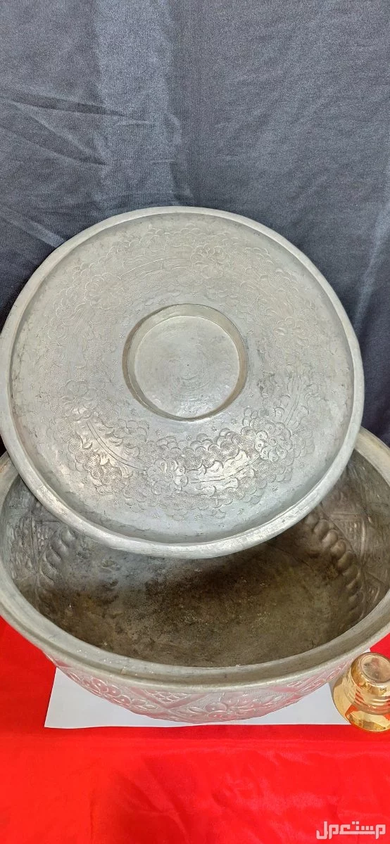قدر نحاس احمر قديم مع الغطاء شغل يدوي