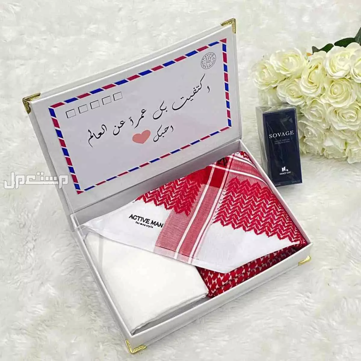 ❣️بوكس الفخامه ❣️شماغ دم الغزال اكتف مان  بشكل متميز وراقي جوده وفخامه نفس الصوره  ❣️قماش صيفي جيفنشي ثلاثه متر وربع مع زراير الماركه وعلامة الجيب والرقبه  ❣️عطر رجالي راقي  ❣️بوكس راقي