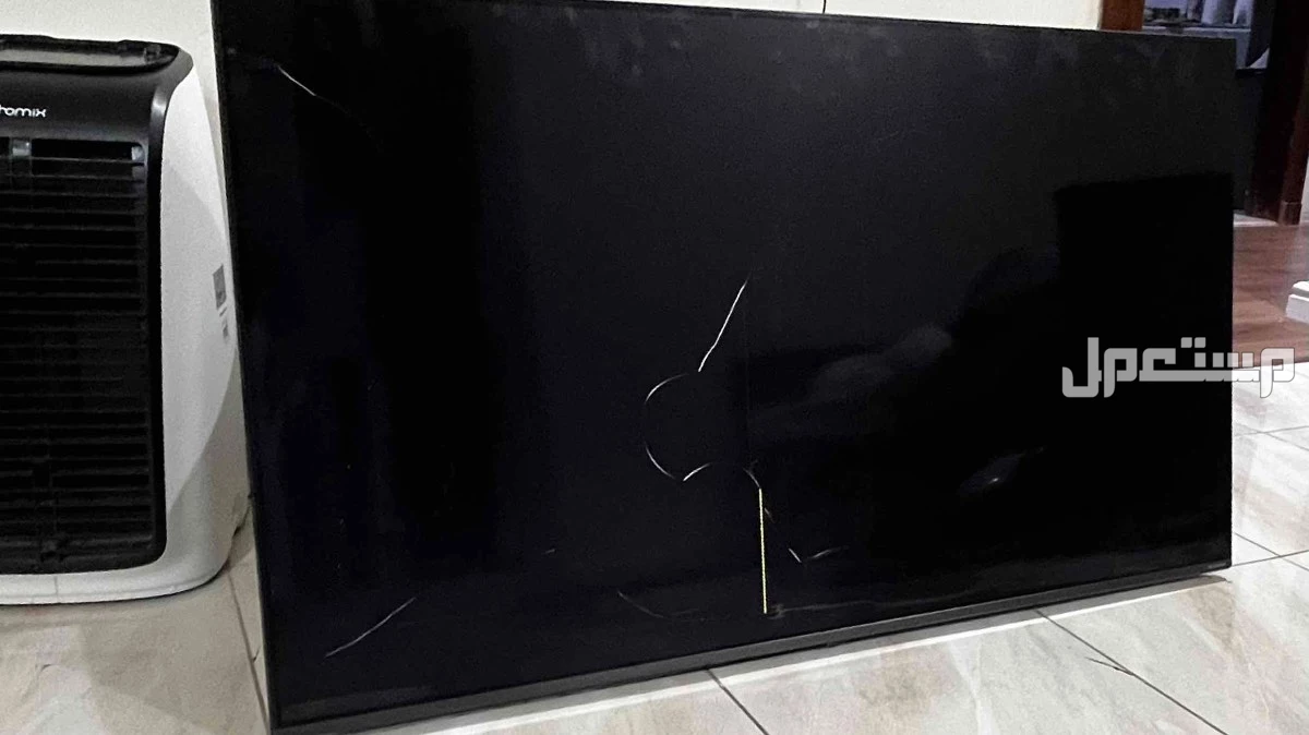 فرصة تليفزيون LG مكسور بحجم 55 بوصه في الرياض بسعر ألفين ريال سعودي