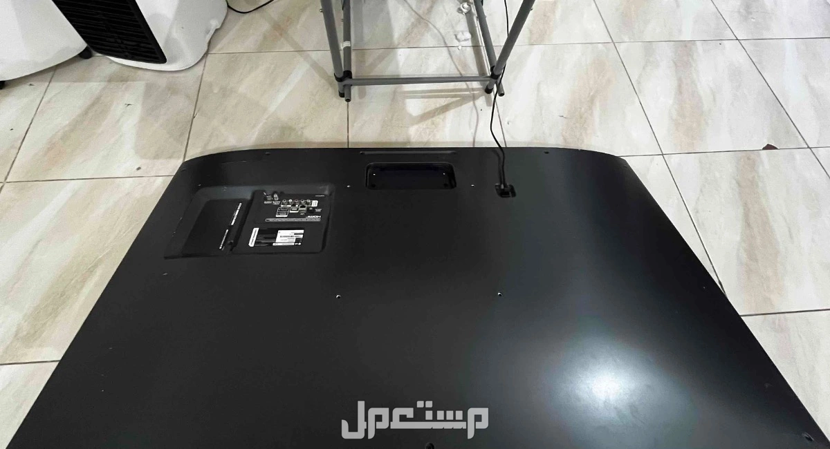 فرصة تليفزيون LG مكسور بحجم 55 بوصه في الرياض بسعر ألفين ريال سعودي
