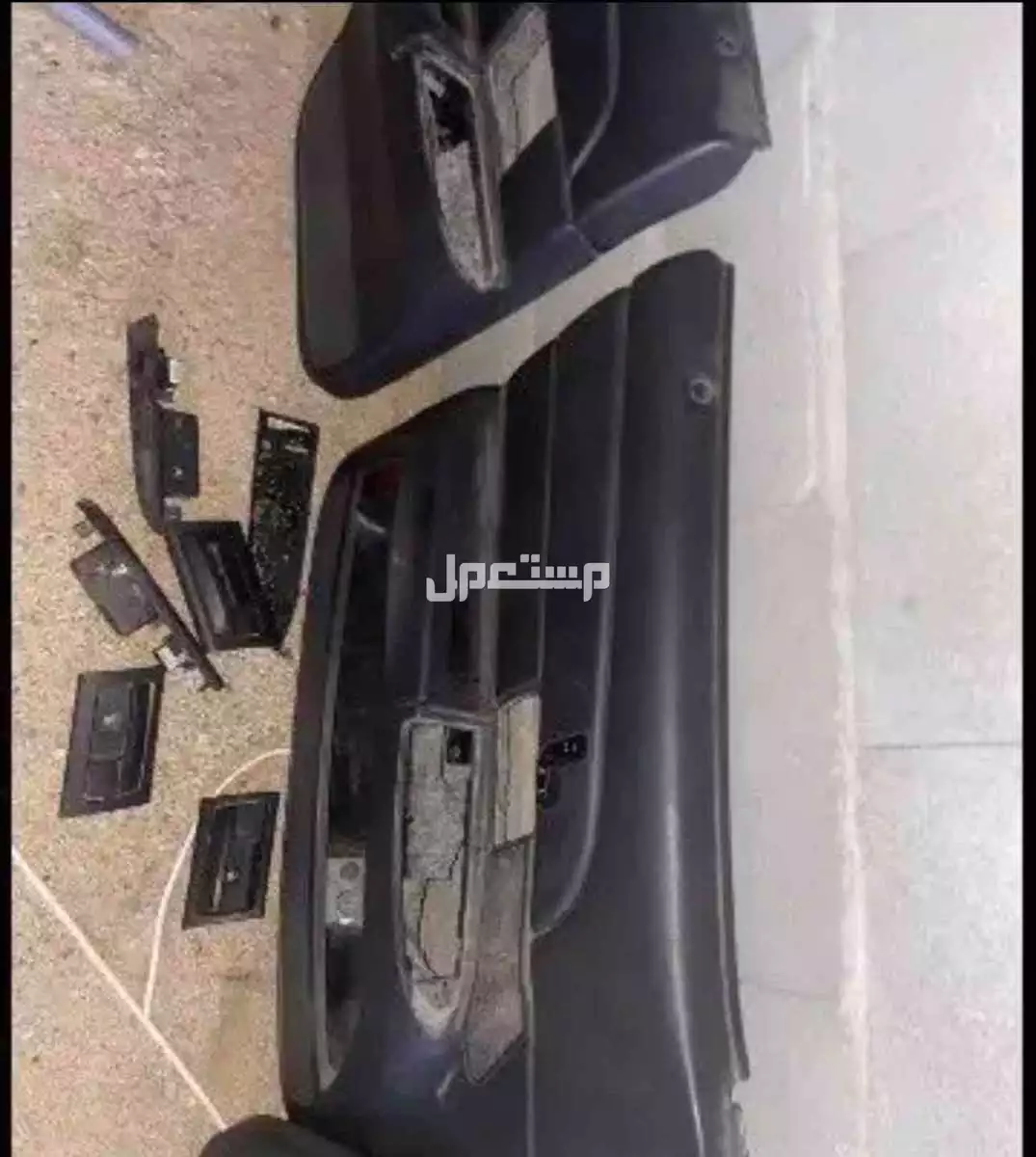 للبيع ديكورات فورد فكتوريا الون اسود نادر