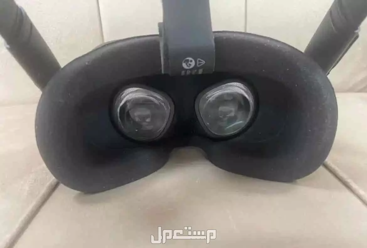 جهاز oculus quest للبيع واقع افتراضي