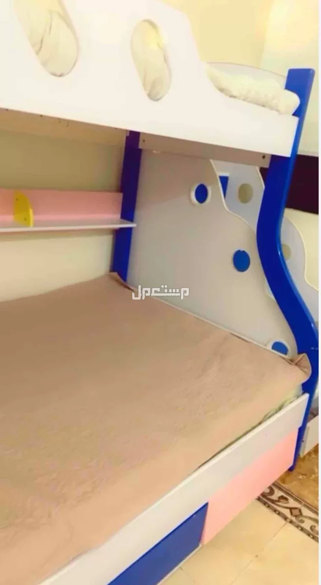 سرير دورين وسلم سرير فيه دروج في المدينه المنوره بسعر 200