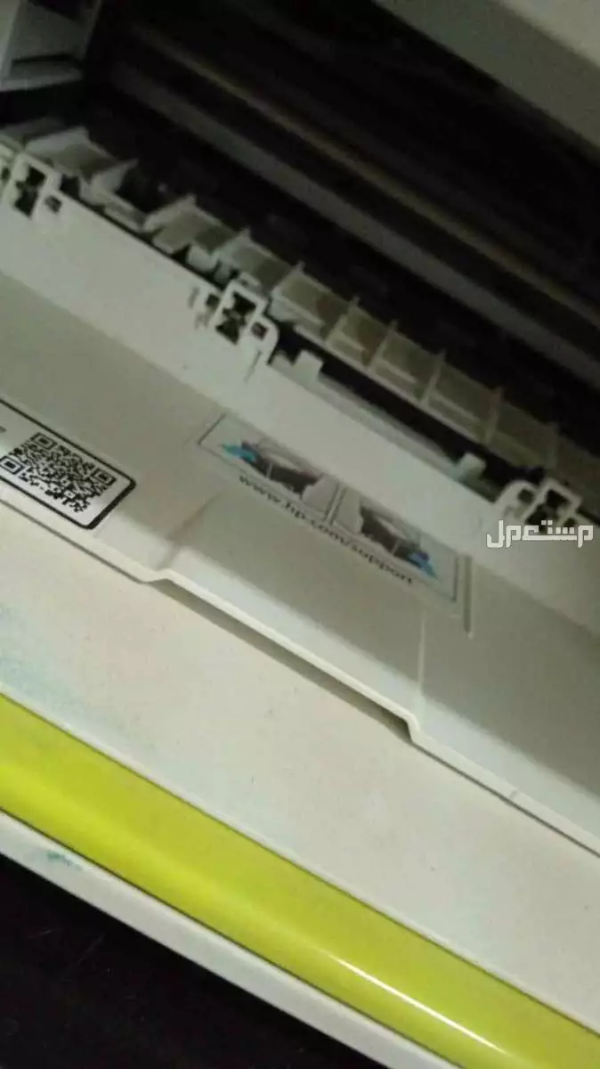 طابعة اتش بي مع ملحقاتها استعمال خفيف للبيع للضروره
