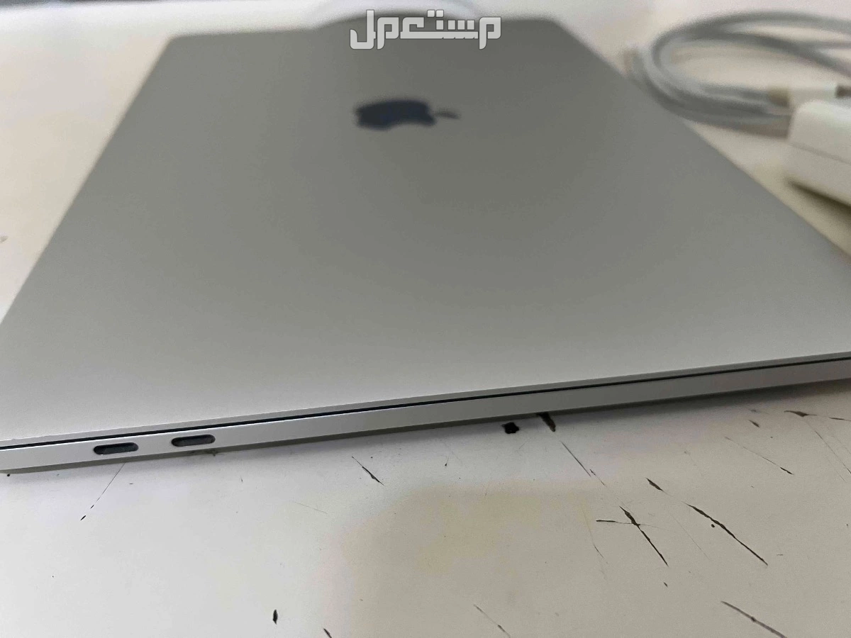 للبيع ماك بوك برو تاتش بار 2016