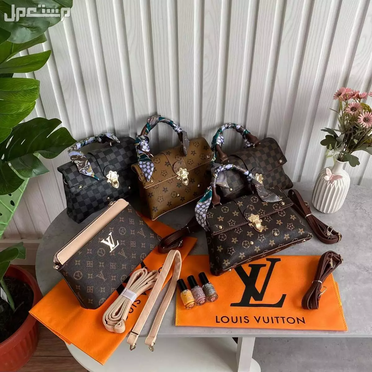 عرض 3شنط من اختيارك شامل التوصيل والشحن