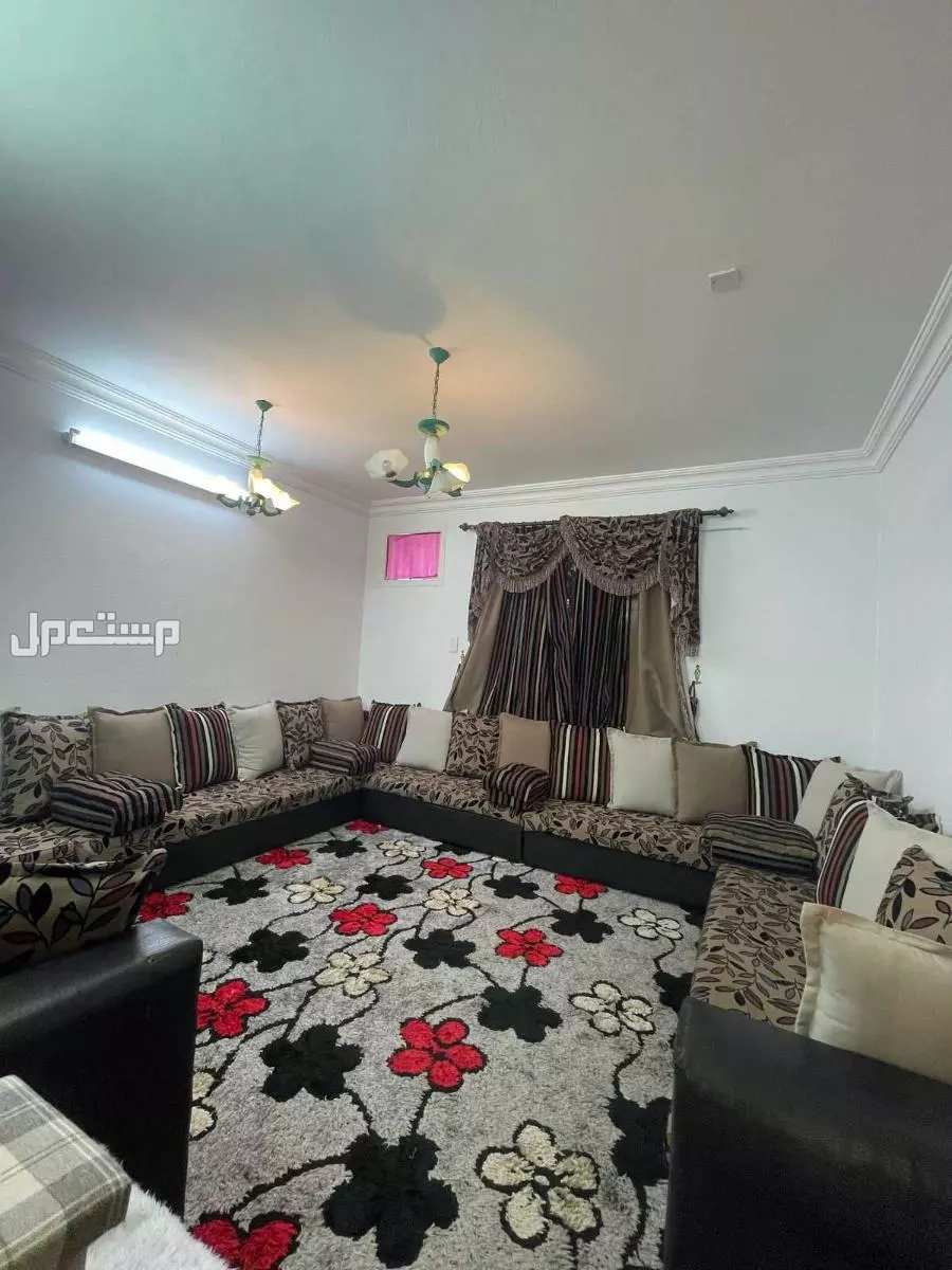 كنب مع فرشه و ستاره   في أبهــــا بسعر 400 ريال سعودي كنب وفرشه وستاره  400 ريال