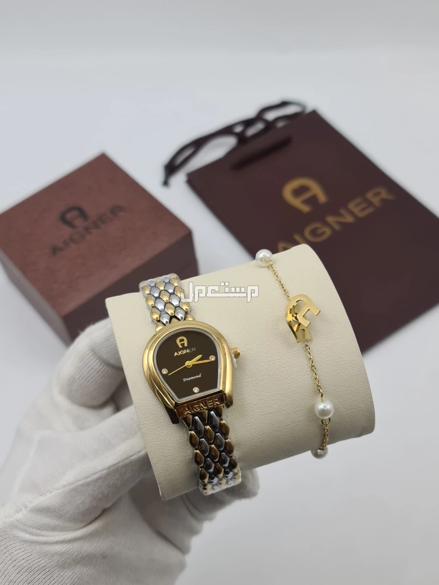 طقم ____ نسائي...    جديده من اجنرار..   ساعه مع اسواره..   مع جميع ملحقات الماركه..   **السعر150ريال..