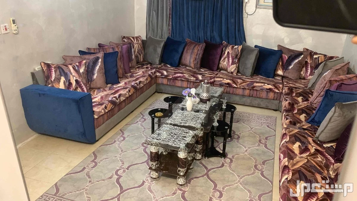 مجلس كامل كنب وسجاد وطارلات وستاره  في مكة المكرمة بسعر 800 ريال سعودي