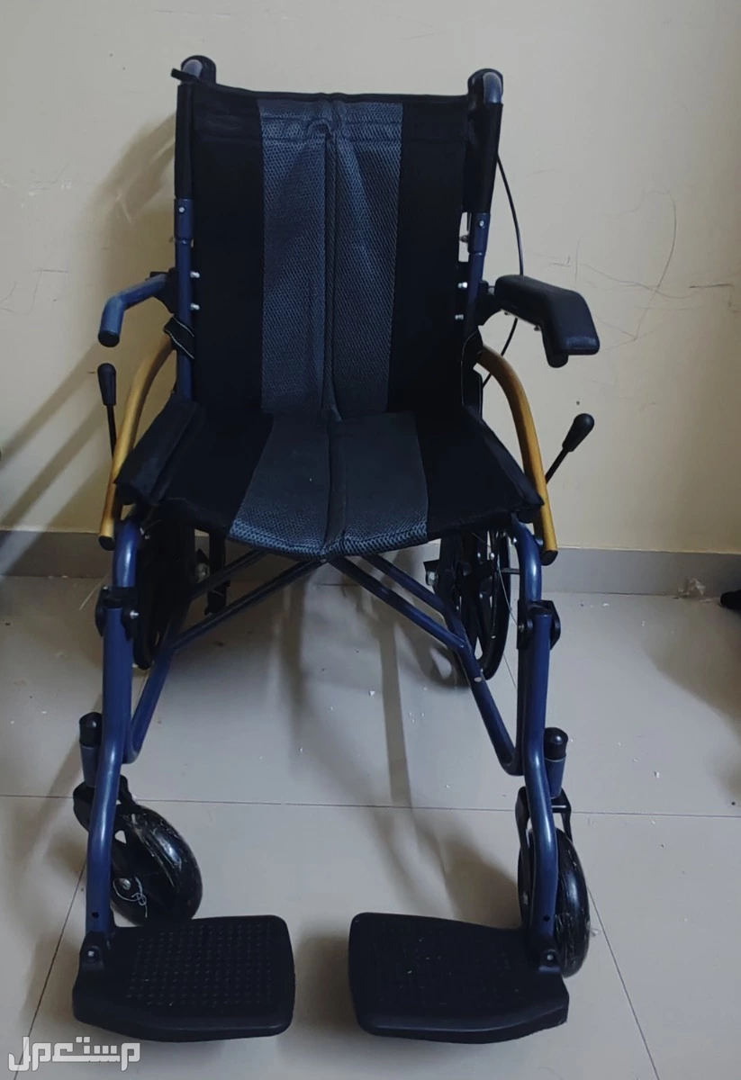 للبيع كنب وعربية للبيع في الرياض