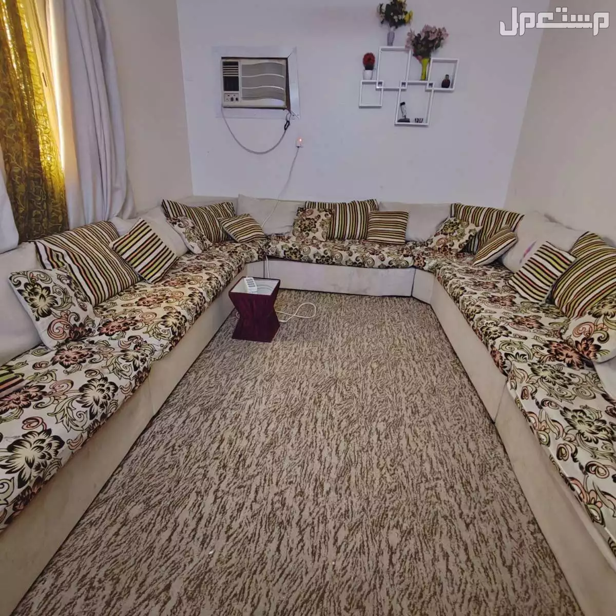 للبيع كنب وعربية للبيع في الرياض