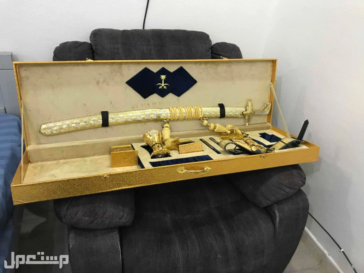 سيف وجنبيه ومقطره 2قران 2قلم للسوم 450 ريال صامل حياك كاش