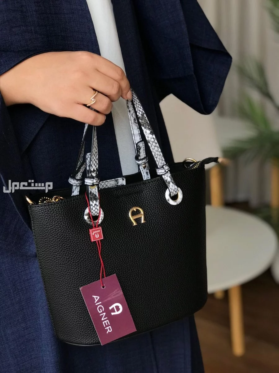شنط أرقى الماركات بسعر جملة بسعر 120 ريال سعودي