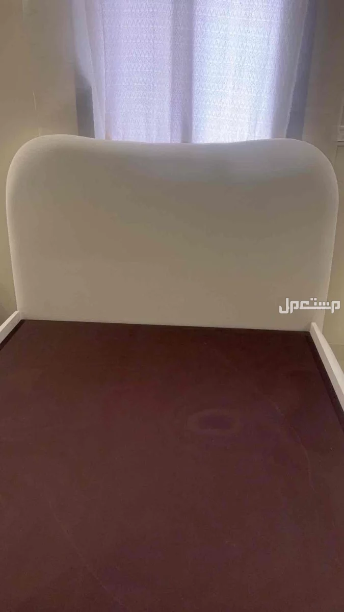 سرير ومرتبة نوع فاخر من كرز لنن في جدة بسعر 1200 ريال سعودي