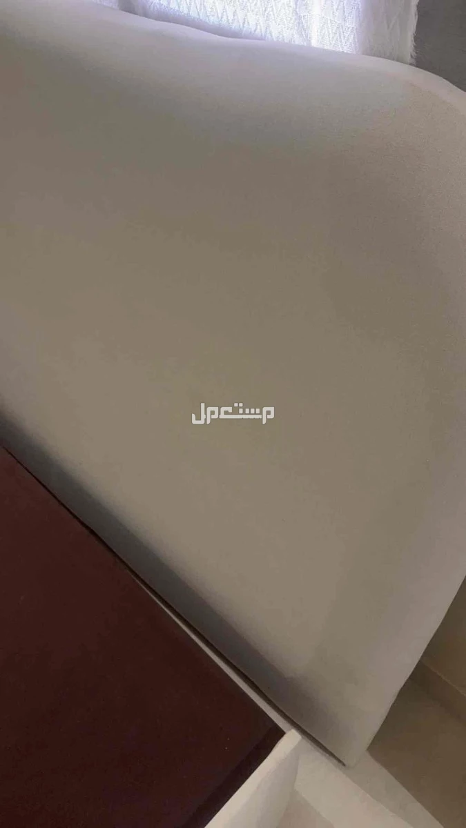 سرير ومرتبة نوع فاخر من كرز لنن في جدة بسعر 1200 ريال سعودي
