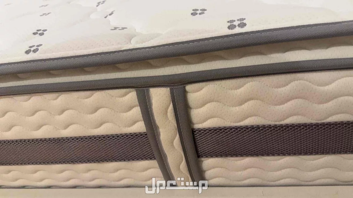 سرير ومرتبة نوع فاخر من كرز لنن في جدة بسعر 1200 ريال سعودي