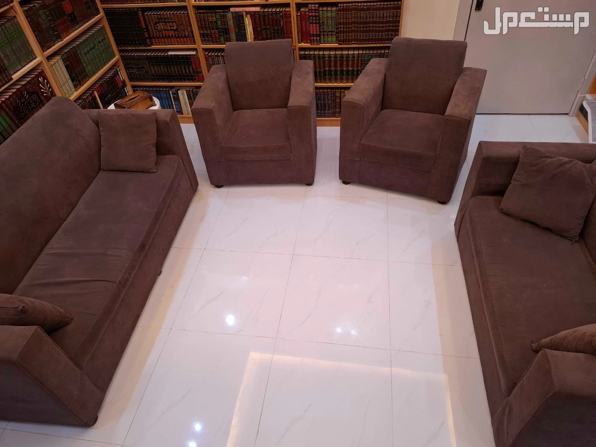 كنب طقم نظيف 4 قطع اللون بني بيع مستعجل