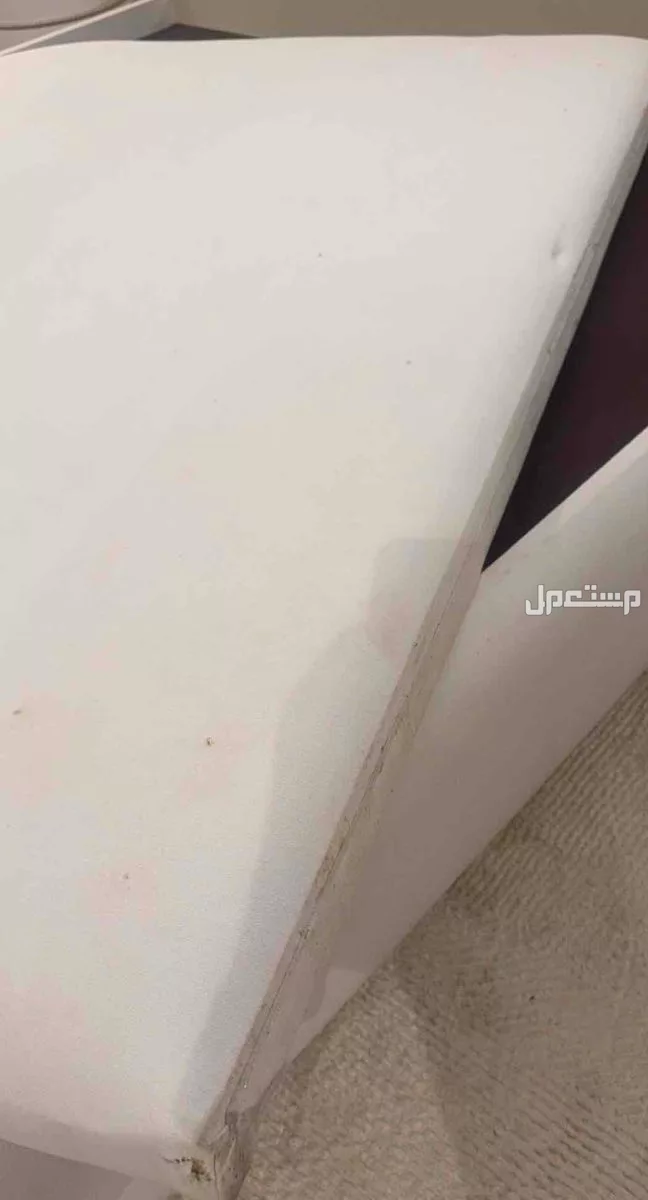 سرير و مرتبة فاخرة من كرز لنن في جدة بسعر 1200 ريال سعودي