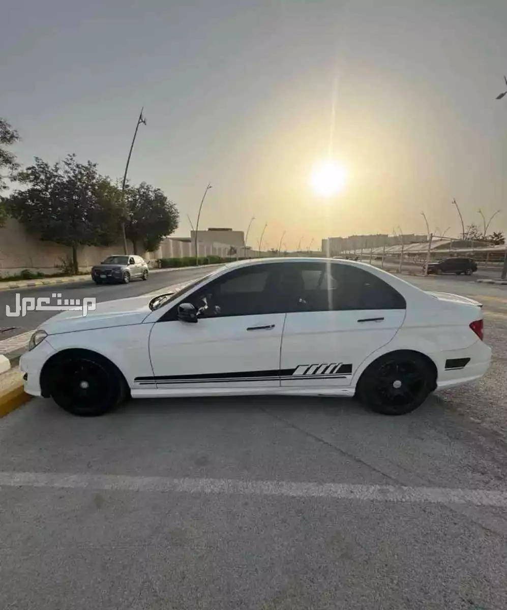 مرسيدس بنز C-Class 2014 جفالي في الرياض بسعر 45 ألف ريال سعودي