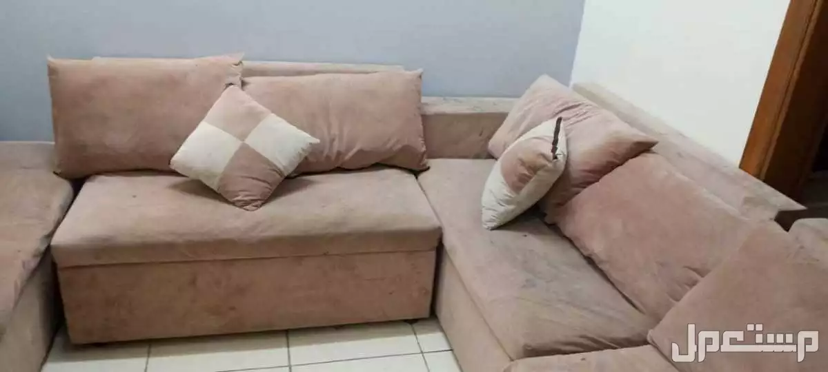 كنب مستعمل جيد الاستخدام في الرياض بسعر 100 ريال سعودي