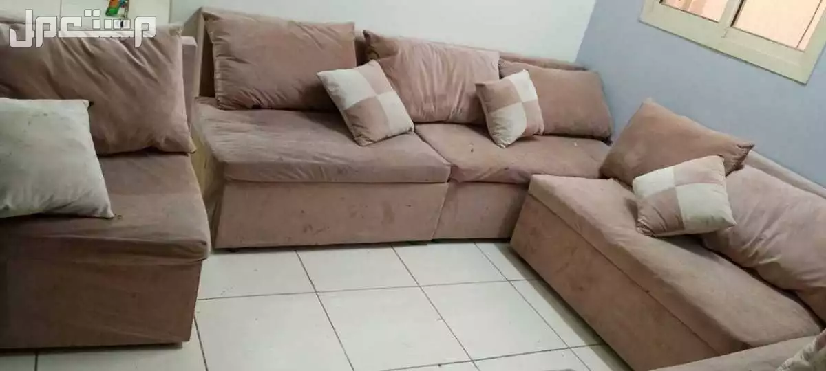 كنب مستعمل جيد الاستخدام في الرياض بسعر 100 ريال سعودي