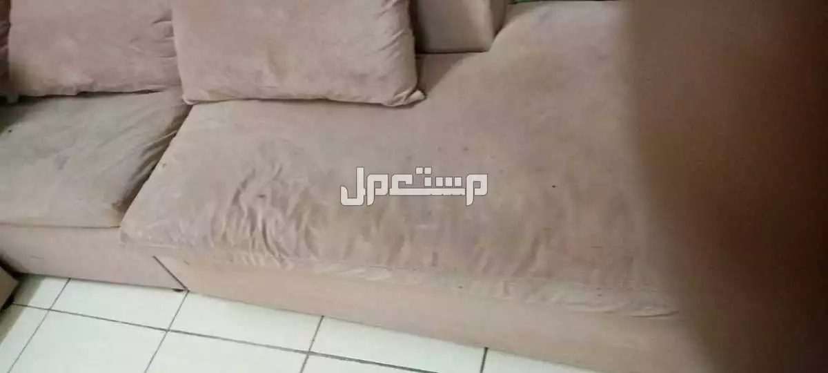 كنب مستعمل جيد الاستخدام في الرياض بسعر 100 ريال سعودي