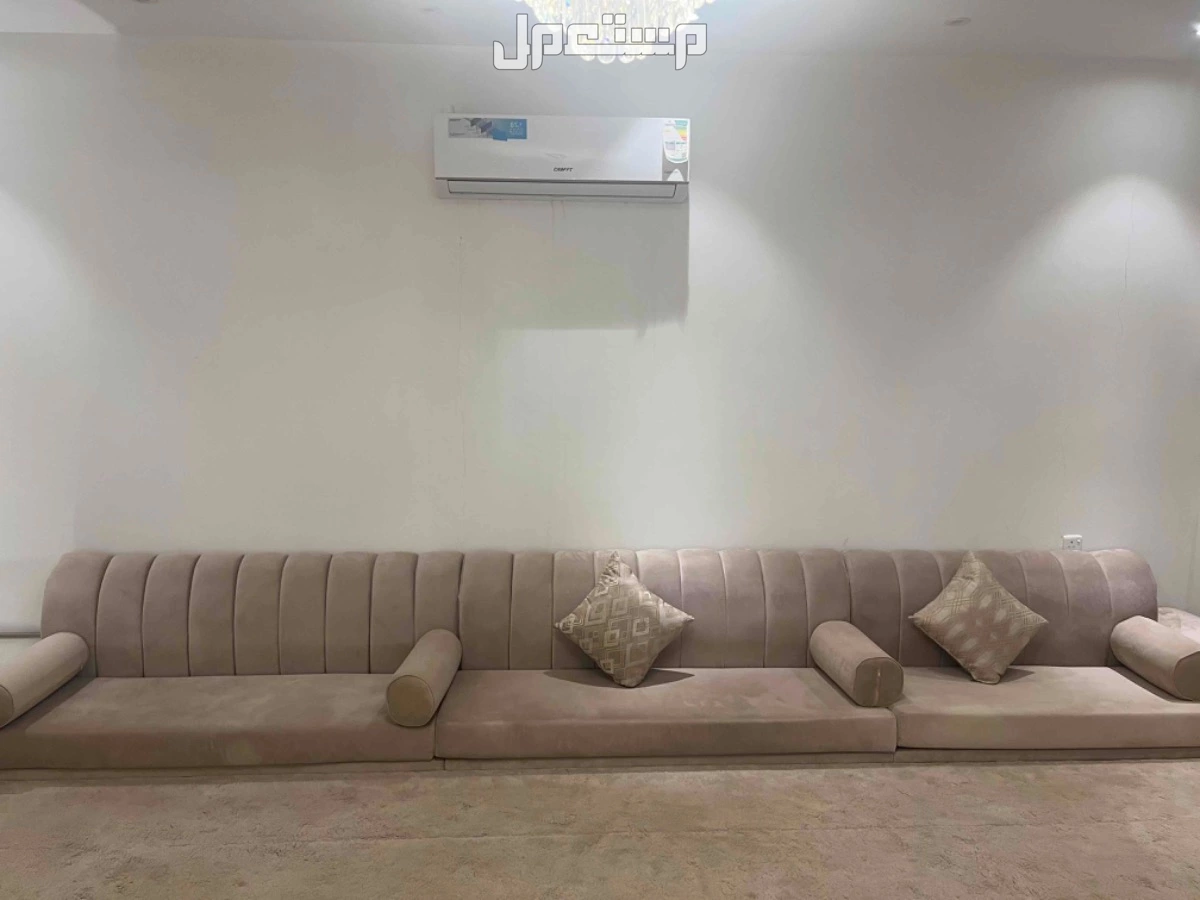 للبيع اثاث منزلي كنب والستاره والطاولات