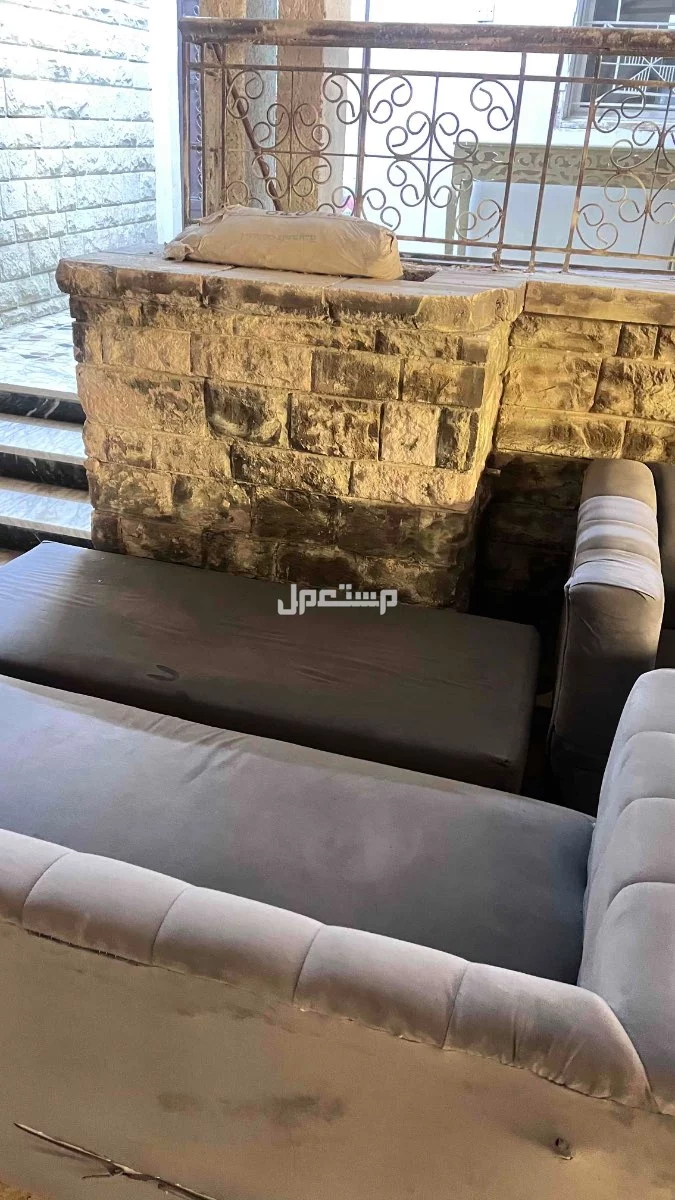 للبيع كنب 7 اشخاص 5 قطع  في الرياض بسعر 600 ريال سعودي
